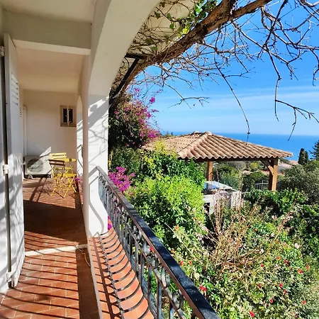 Les Mimosas Vila